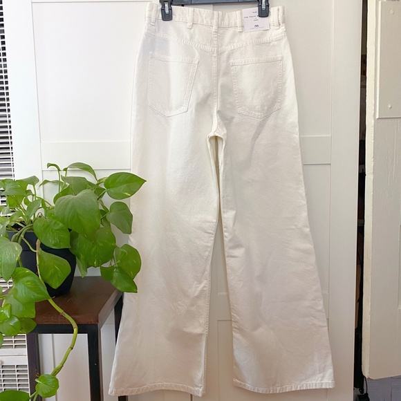LIKE NEW- ZARA "The Trute" Woman’s Jeans Size 8 Winter White High Rise Wide Leg - Picture 3 of 3
